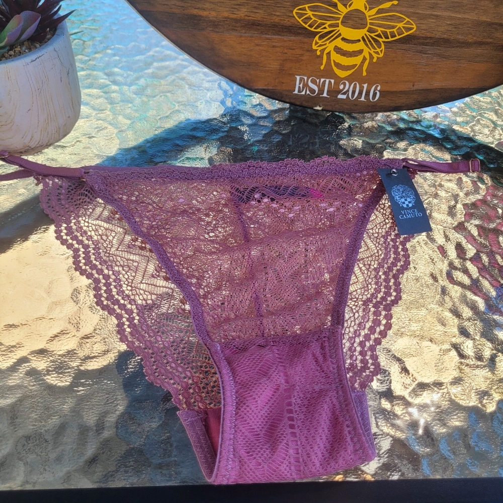 Vince Camuto Lace Women's Intimates Set - Picture 7 of 13